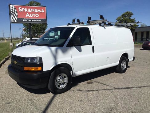 Used 2020 Chevrolet Express 2500 w/ Communications Package RWD image 12