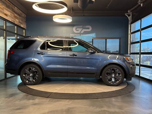 Used 2018 Ford Explorer Sport w/ Equipment Group 401A AWD/4WD image 2
