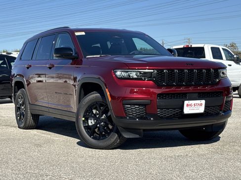 New 2025 Jeep Grand Cherokee L Altitude image 2