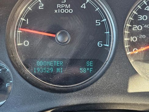 Used 2014 GMC Yukon XL Denali image 42