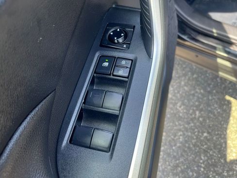 Used 2020 Toyota RAV4 XLE w/ Convenience Package AWD/4WD image 22