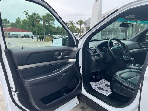 Used 2019 Ford Explorer XLT w/ Equipment Group 202A FWD image 10