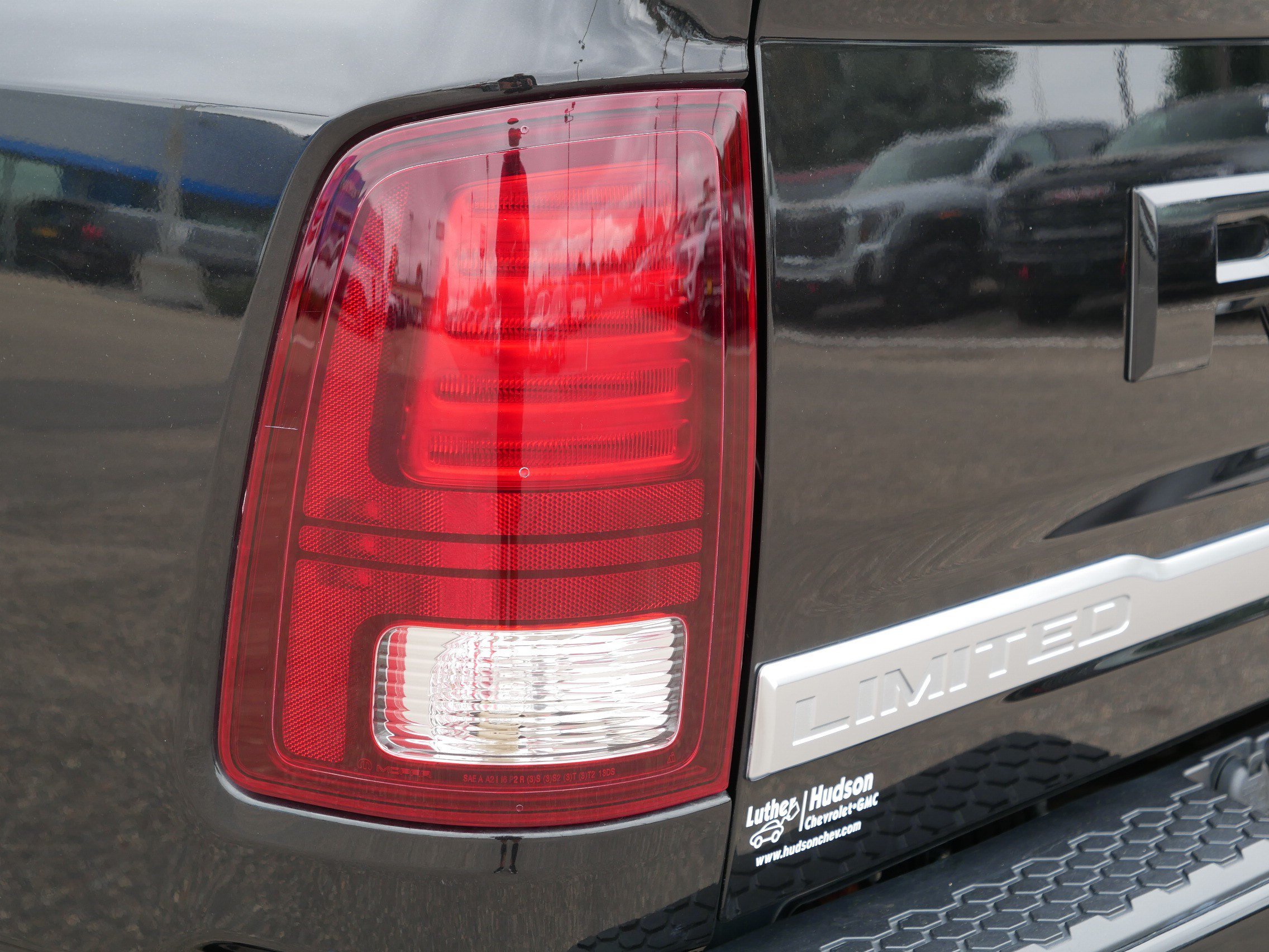 Used 2018 RAM 1500 Limited AWD/4WD image 17
