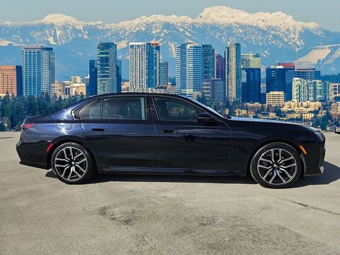 Used 2025 BMW 740i 740i image 8