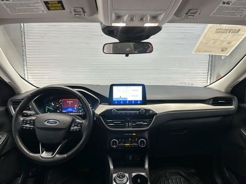 Used 2022 Ford Escape SE w/ SE Sport Appearance Package FWD image 11