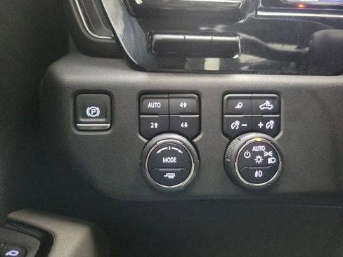 Used 2024 Chevrolet Silverado 1500 ZR2 w/ Technology Package image 15