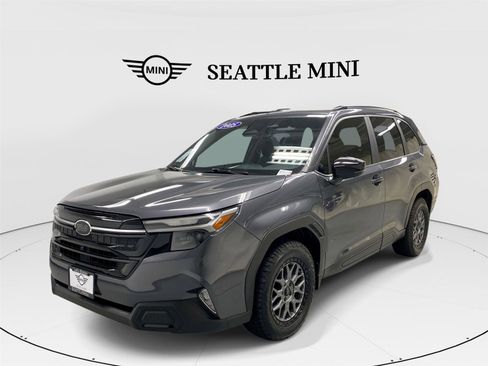 Used 2025 Subaru Forester Touring image 1