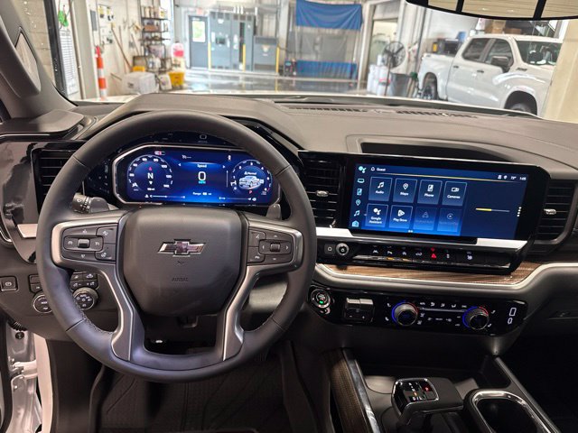 New 2026 Chevrolet Silverado 1500 RST w/ Redline Edition AWD/4WD image 11