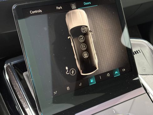 New 2026 Cadillac Escalade IQL Luxury image 29