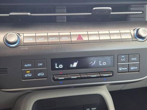 Used 2025 Hyundai Kona SEL FWD image 12