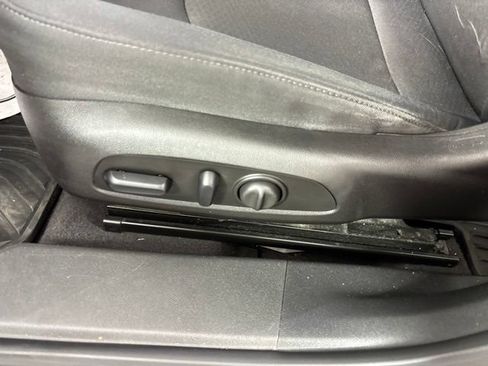 Used 2016 Chevrolet Malibu LT FWD image 26