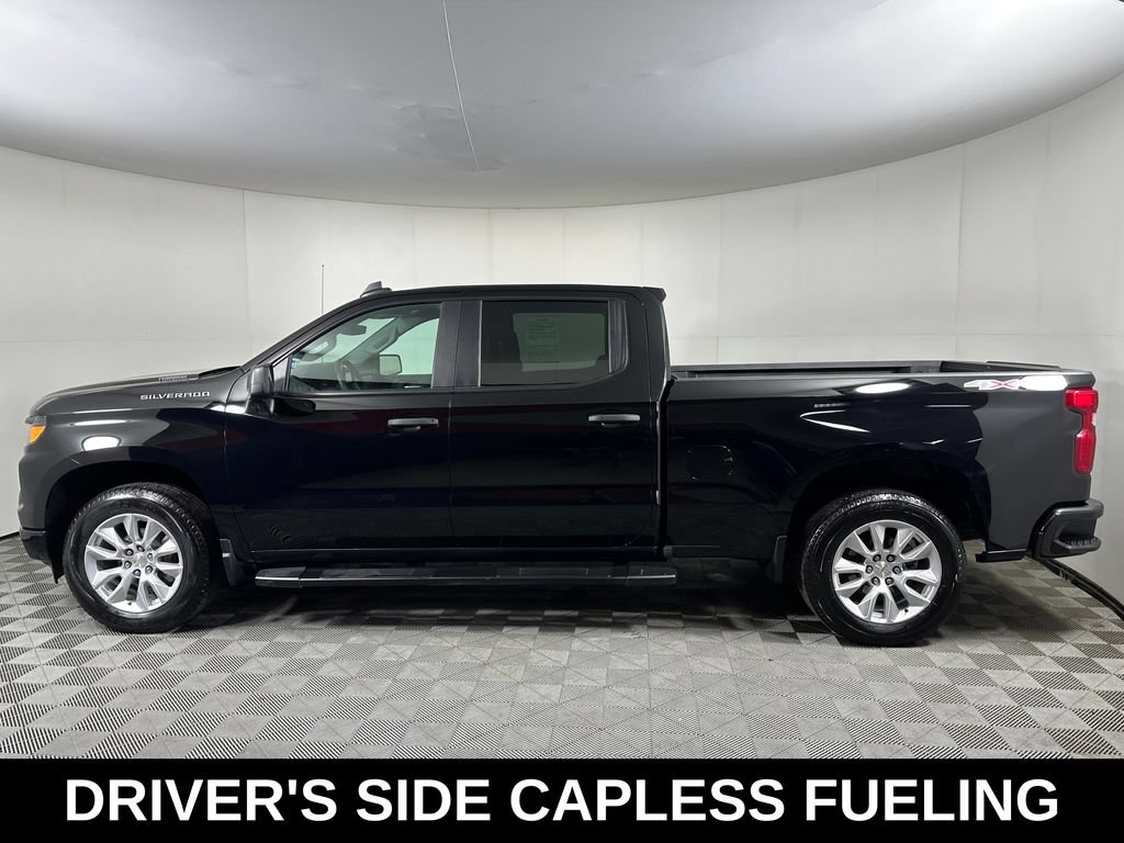 Used 2025 Chevrolet Silverado 1500 Custom AWD/4WD image 3