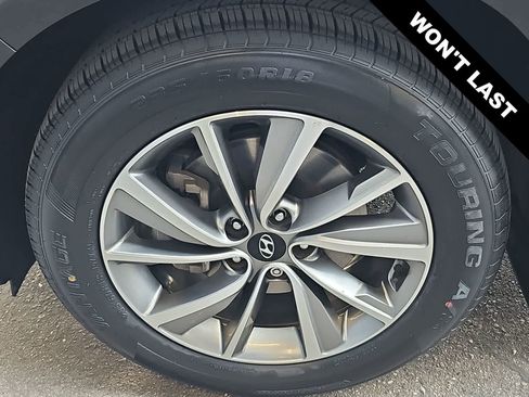 Used 2020 Hyundai Santa Fe SEL w/ Convenience Package FWD image 12