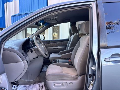 Used 2008 Toyota Sienna LE image 12