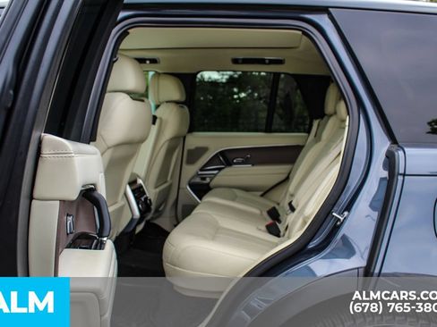 Used 2025 Land Rover Range Rover SE AWD/4WD image 16