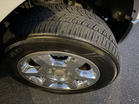 Used 2013 Ford F150 King Ranch w/ King Ranch Chrome Pkg image 30