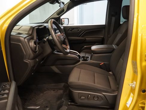 Used 2023 Chevrolet Colorado Trail Boss w/ Advanced Trailering Package AWD/4WD image 4