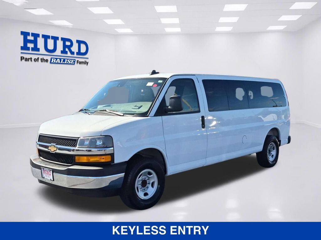 Used 2025 Chevrolet Express 3500 LT w/ LT Preferred Equipment Group RWD image 7