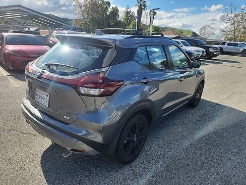 Used 2021 Nissan Kicks SR w/ SR Premium Package image 5