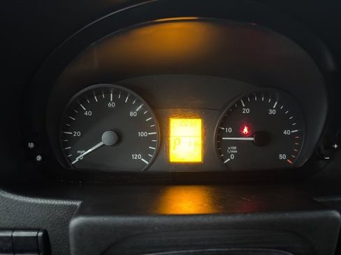 Used 2018 Mercedes-Benz Sprinter 2500 image 8