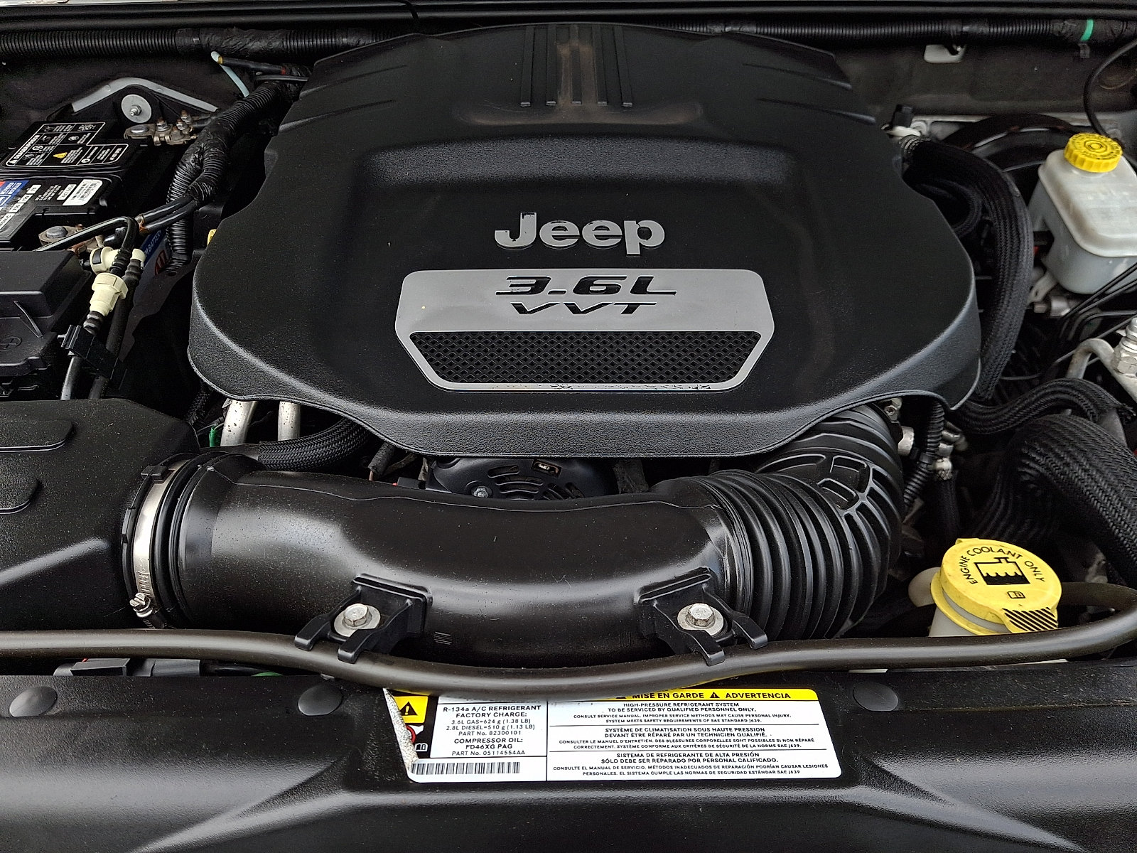 Used 2012 Jeep Wrangler Sahara w/ Connectivity Group AWD/4WD image 24