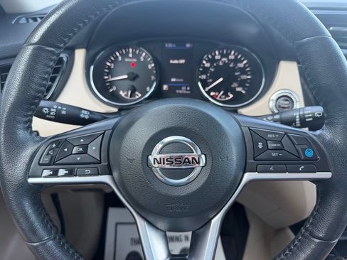 Used 2019 Nissan Rogue SL w/ Premium Package AWD/4WD image 2
