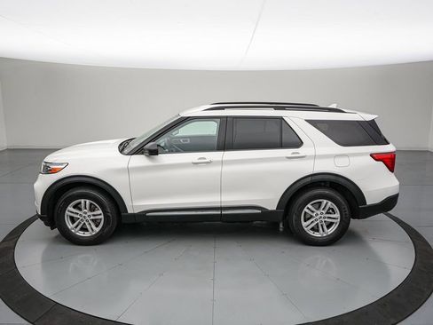 Certified 2024 Ford Explorer XLT w/ Equipment Group 202A AWD/4WD image 8