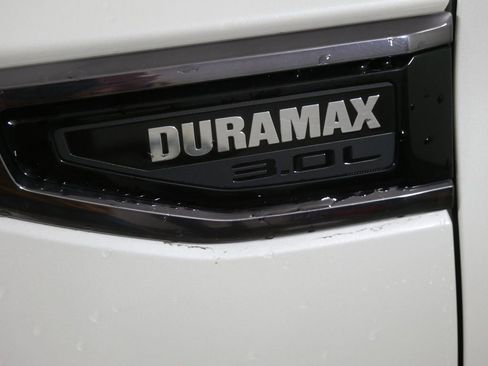 Used 2024 GMC Yukon Denali Ultimate AWD/4WD image 10