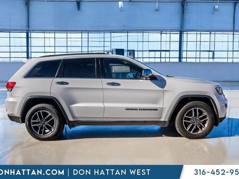 Used 2019 Jeep Grand Cherokee Limited image 32