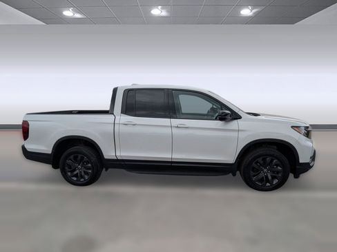 Used 2025 Honda Ridgeline Sport image 8