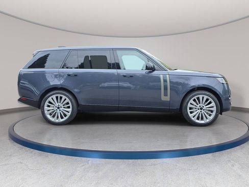 New 2026 Land Rover Range Rover Long Wheelbase SE AWD/4WD image 4