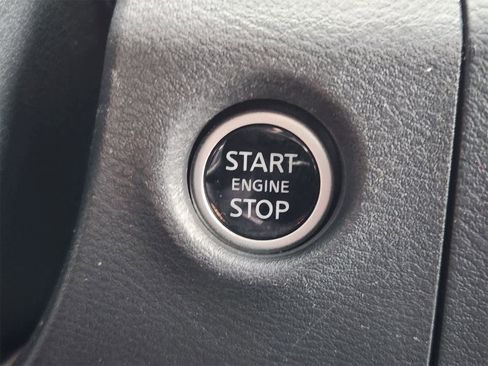 Used 2024 Nissan Frontier SL w/ Technology Package image 21