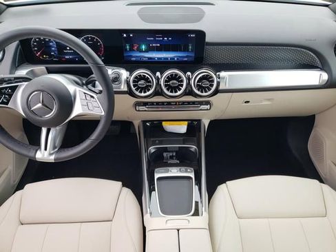 New 2025 Mercedes-Benz GLB 250 GLB 250 image 18