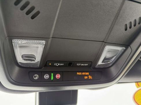 Used 2023 Chevrolet Equinox RS image 30