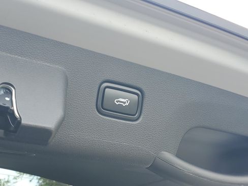 Used 2026 Kia Sportage EX FWD image 10