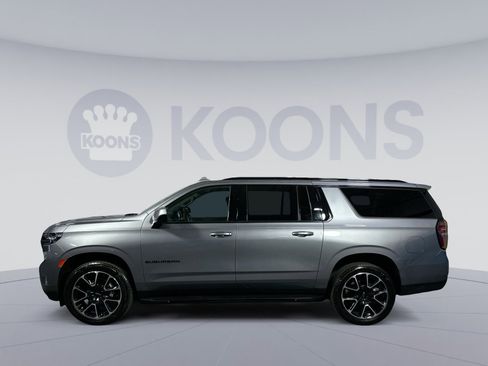 Used 2021 Chevrolet Suburban RST image 2