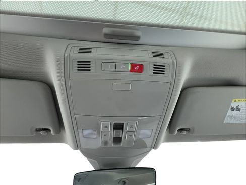 Used 2025 Volkswagen Jetta SE w/ Sunroof Package FWD image 43