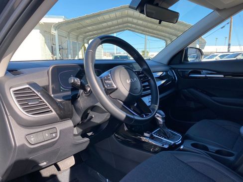 Used 2025 Kia Seltos S image 34