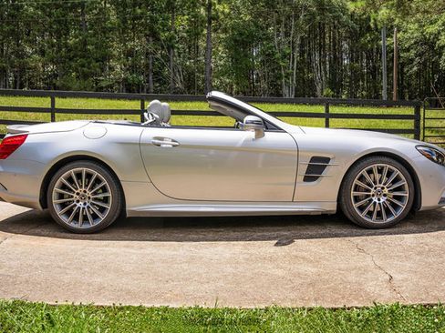 Used 2017 Mercedes-Benz SL 550 image 7