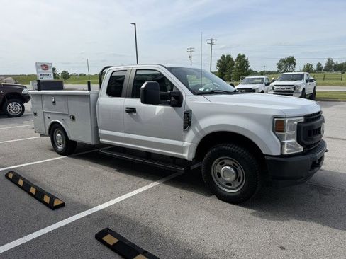Used 2021 Ford F250 XL w/ Power Equipment Group RWD image 3