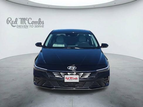 Used 2025 Hyundai Elantra Limited FWD image 8
