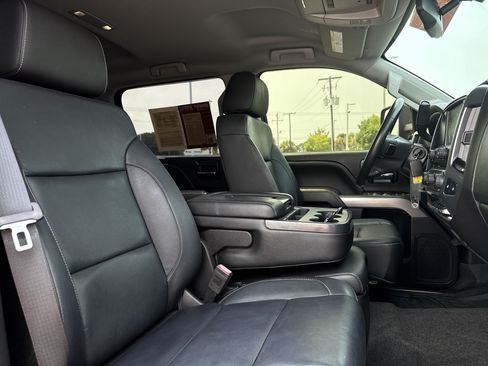 Used 2017 Chevrolet Silverado 2500 LT w/ LT Convenience Package AWD/4WD image 9