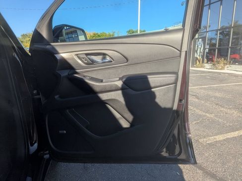 Used 2022 Chevrolet Traverse High Country AWD/4WD image 31
