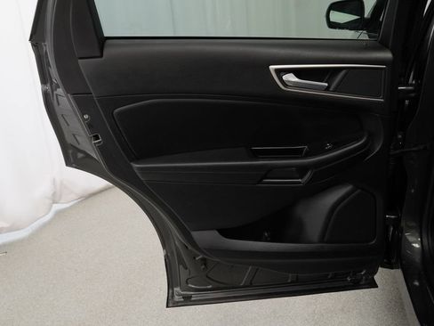 Used 2019 Ford Edge SEL w/ Equipment Group 201A FWD image 24