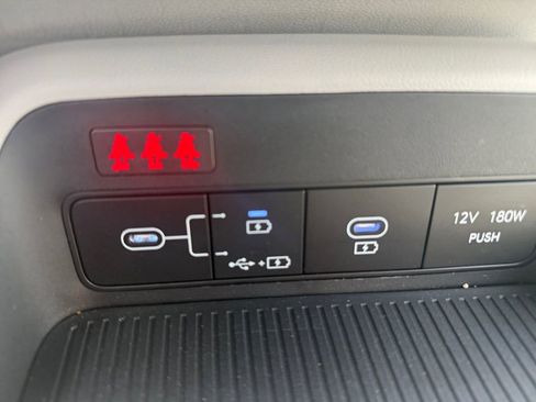 Certified 2025 Hyundai Kona SEL FWD image 22