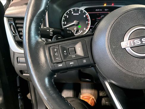 Used 2023 Nissan Rogue SV w/ SV Premium Package image 23