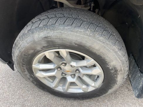 Used 2023 Chevrolet Silverado 1500 LT AWD/4WD image 11