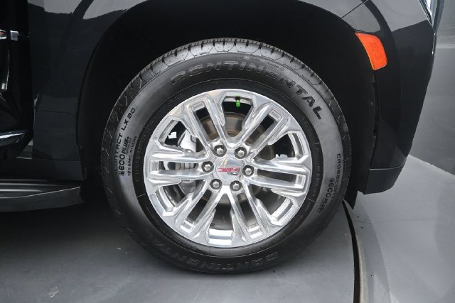 Used 2023 GMC Yukon XL SLT w/ SLT Premium Package RWD image 17