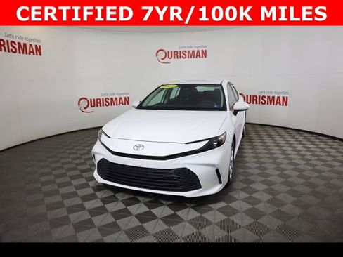 Used 2025 Toyota Camry LE image 1