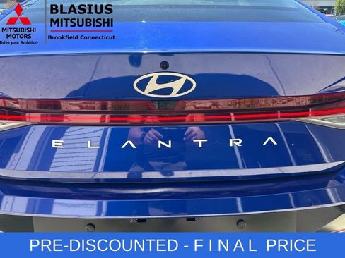 Used 2024 Hyundai Elantra SEL w/ Convenience Package FWD image 59